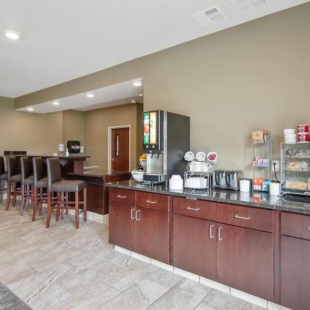 Cobblestone Hotel & Suites - Остин Екстериор снимка